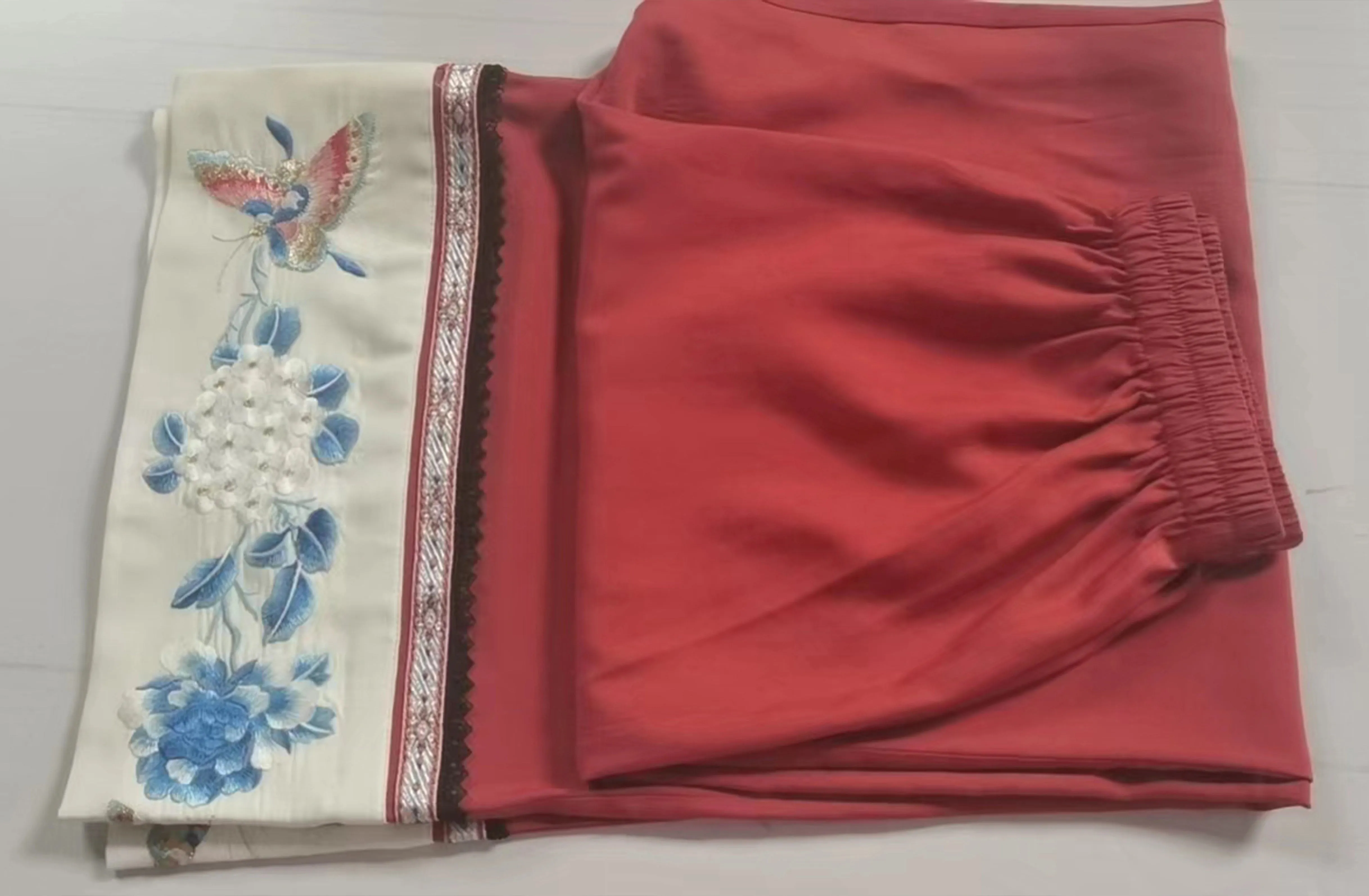 Chun'er 淳儿 Qing Dynasty Chenyi Dress