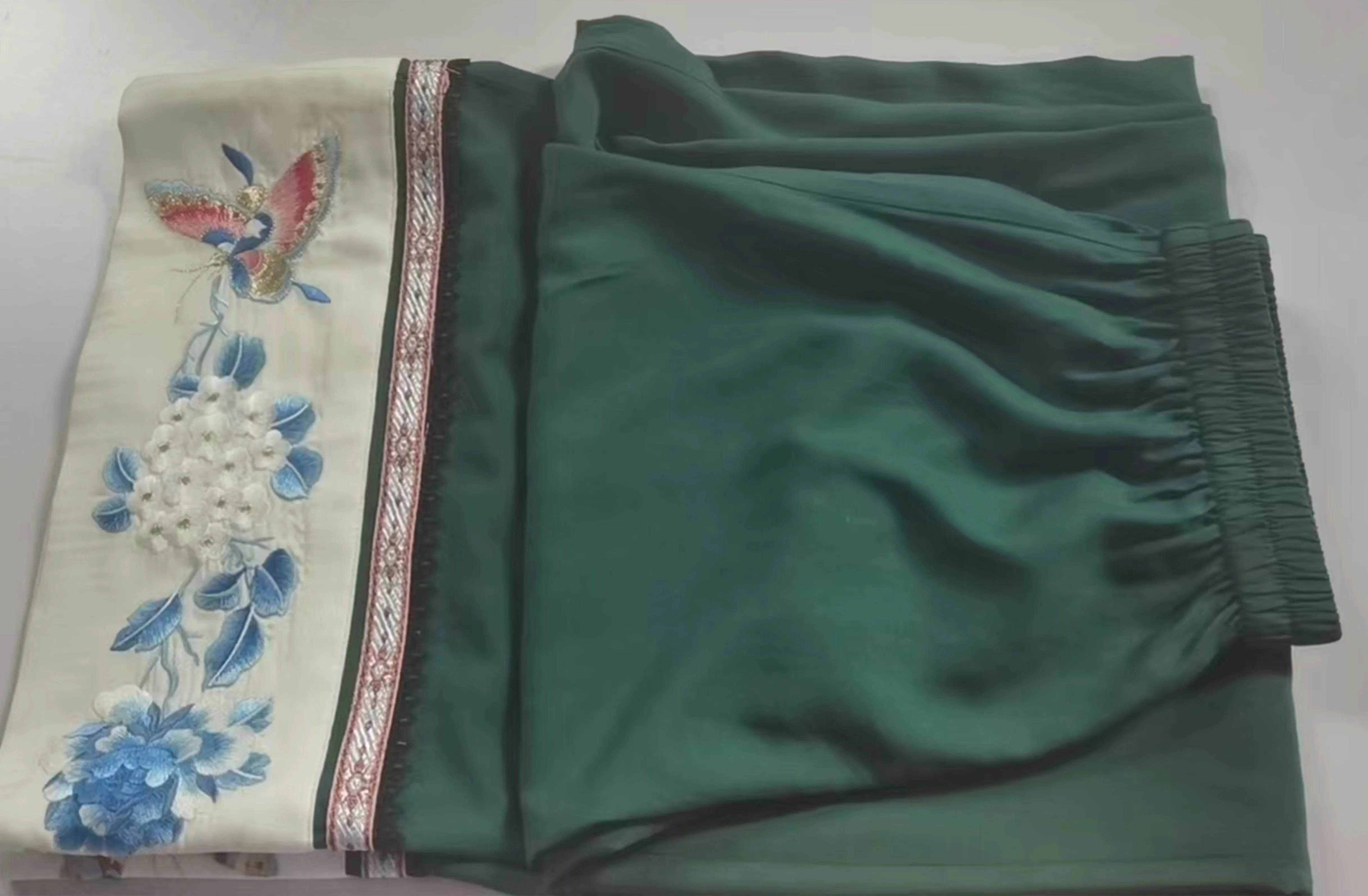 Chun'er 淳儿 Qing Dynasty Chenyi Dress