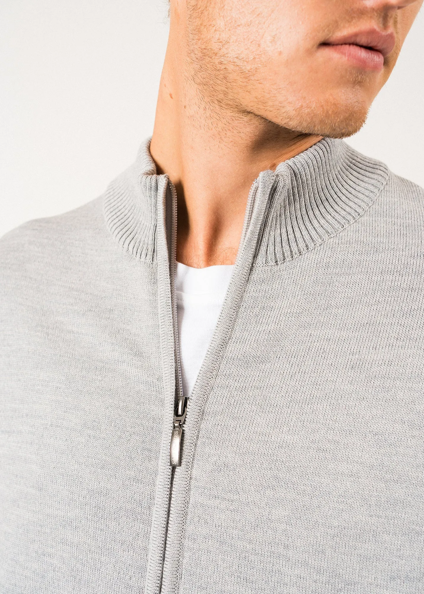 Colorado zipped cardigan - high-necked, in merino wool (GRIS/NAVY)