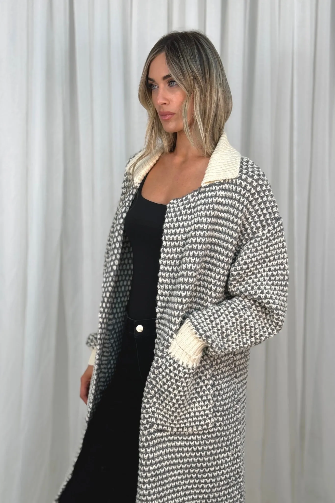 Elsa Longline Cardigan In Monochrome